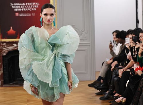 周原衣語 周文化服飾秀 亮相巴黎
